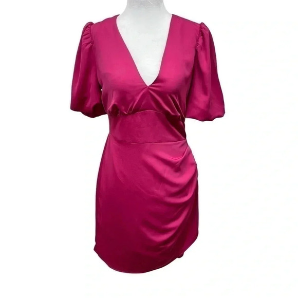 Adelyn Rae Nanda Puff Sleeve Mini Dress. Size Small, Color Fuchsia. Barbiecore. - Picture 3 of 6